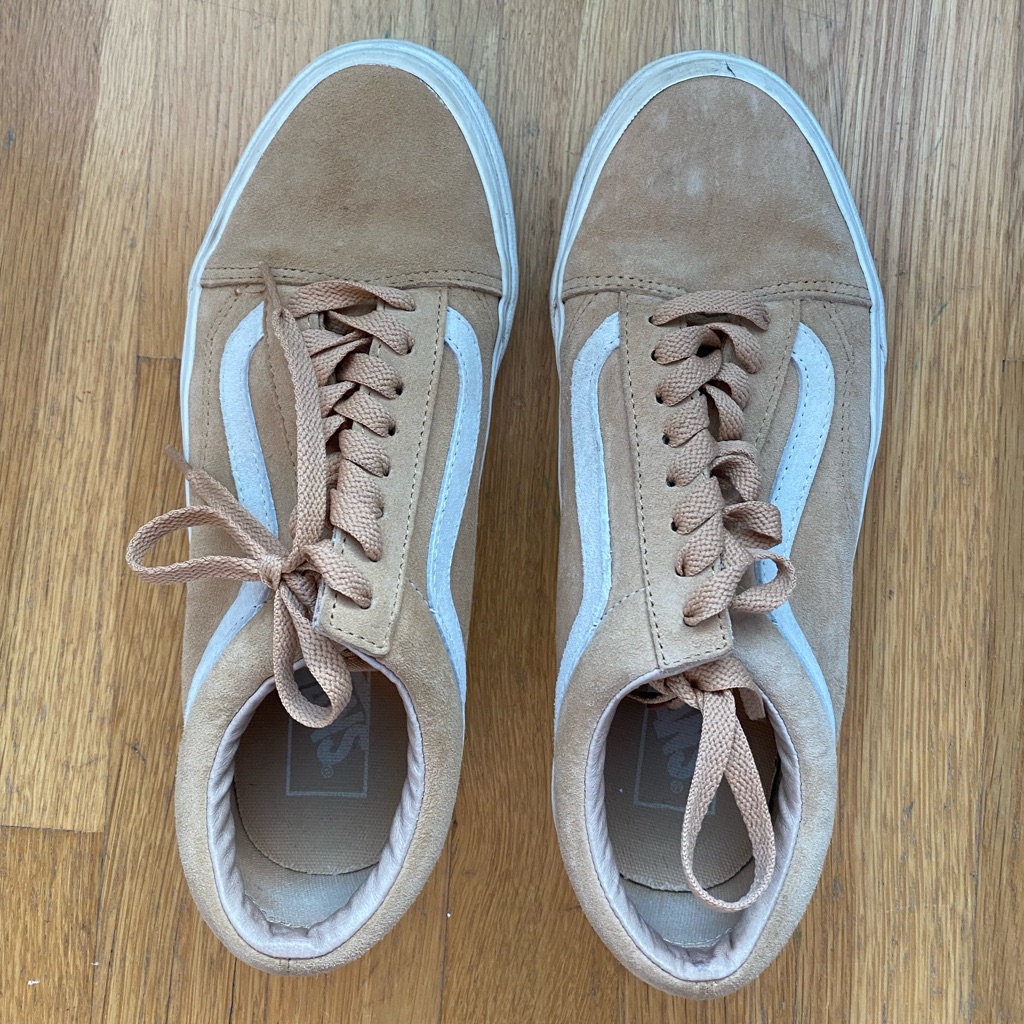Vans Woman’s Low Top Tan Suede Sneaker Size 8.5